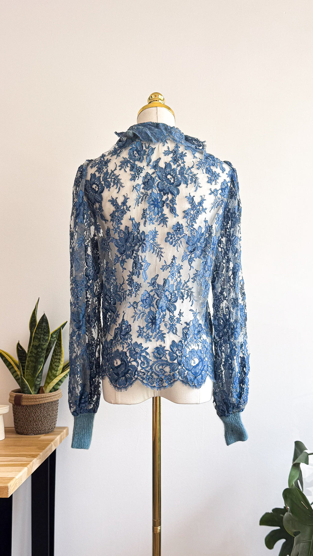 Chemisier dentelle Claude Hamaide bleu vintage S/M