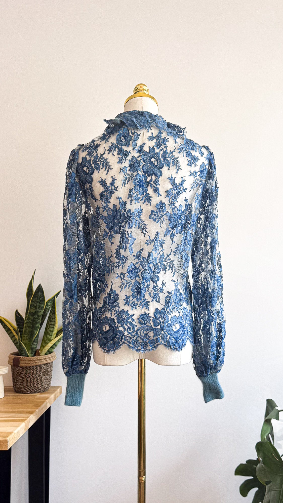 Chemisier dentelle Claude Hamaide bleu vintage S/M