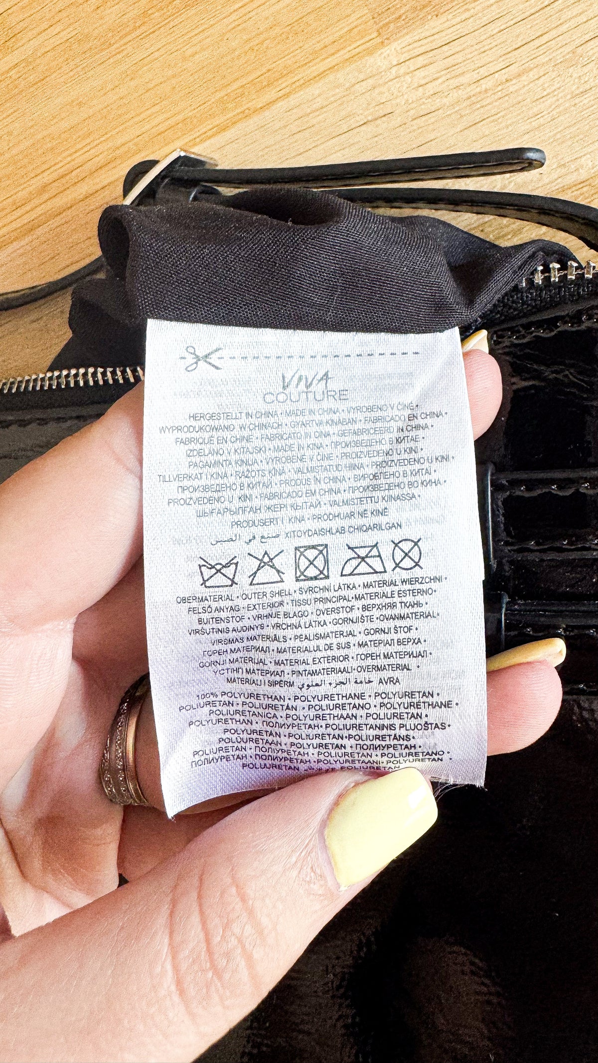 Petit sac Y2K noir vernis Viva Couture vintage baguette